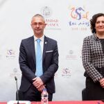 La consejera de Cultura y Turismo, María Josefa García Cirac y el rector de la Universidad de Salamanca, Ricardo Rivero, presentan el proyecto junto a la subdelegada del Gobierno, Encarnación Pérez y el alcalde, Carlos García Carbayo