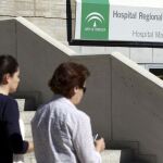 La pequeña fue traslada al Hospital Materno Infantil, de Málaga