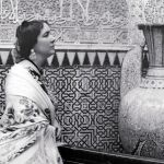 Emilia Llanos, fotografiada en la Alhambra en la época en la que Lorca y Falla preparaban el Concurso de Cante Jondo