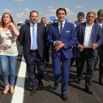 Ábalos, Barcones, Suárez-Quiñones, Silván y Martínez Majo abren un tramo de la A-60