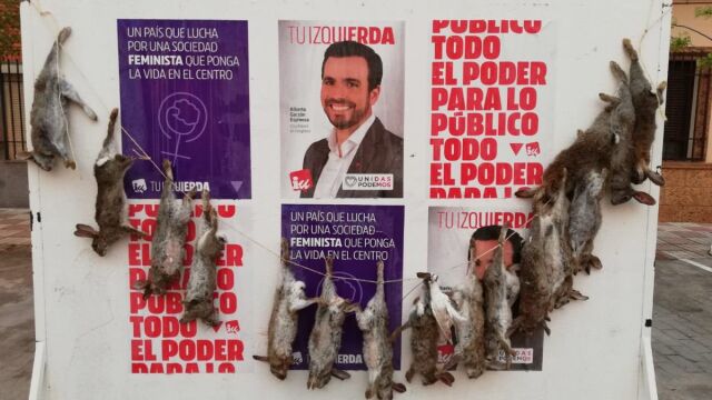 Imagen posteada por Alberto Garzón en la que denuncia el acto