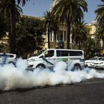 Unos cuatrocientos taxis, fundamentalmente de Málaga aunque también llegados de otras ciudades como Madrid, Barcelona, Valencia, Granada o Córdoba, han colapsado hoy el centro de la capital malagueña.