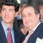 El fallecido Jesús Gil y Gil, junto a su hijo Miguel Ángel Gil Marín
