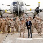 El ministro de Defensa, Pedro Morenés, durante una visita a tropas españolas en Sicilia el año pasado