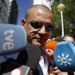 Miguel Angel Flores, a su llegada a la Audiencia para recoger la sentencia