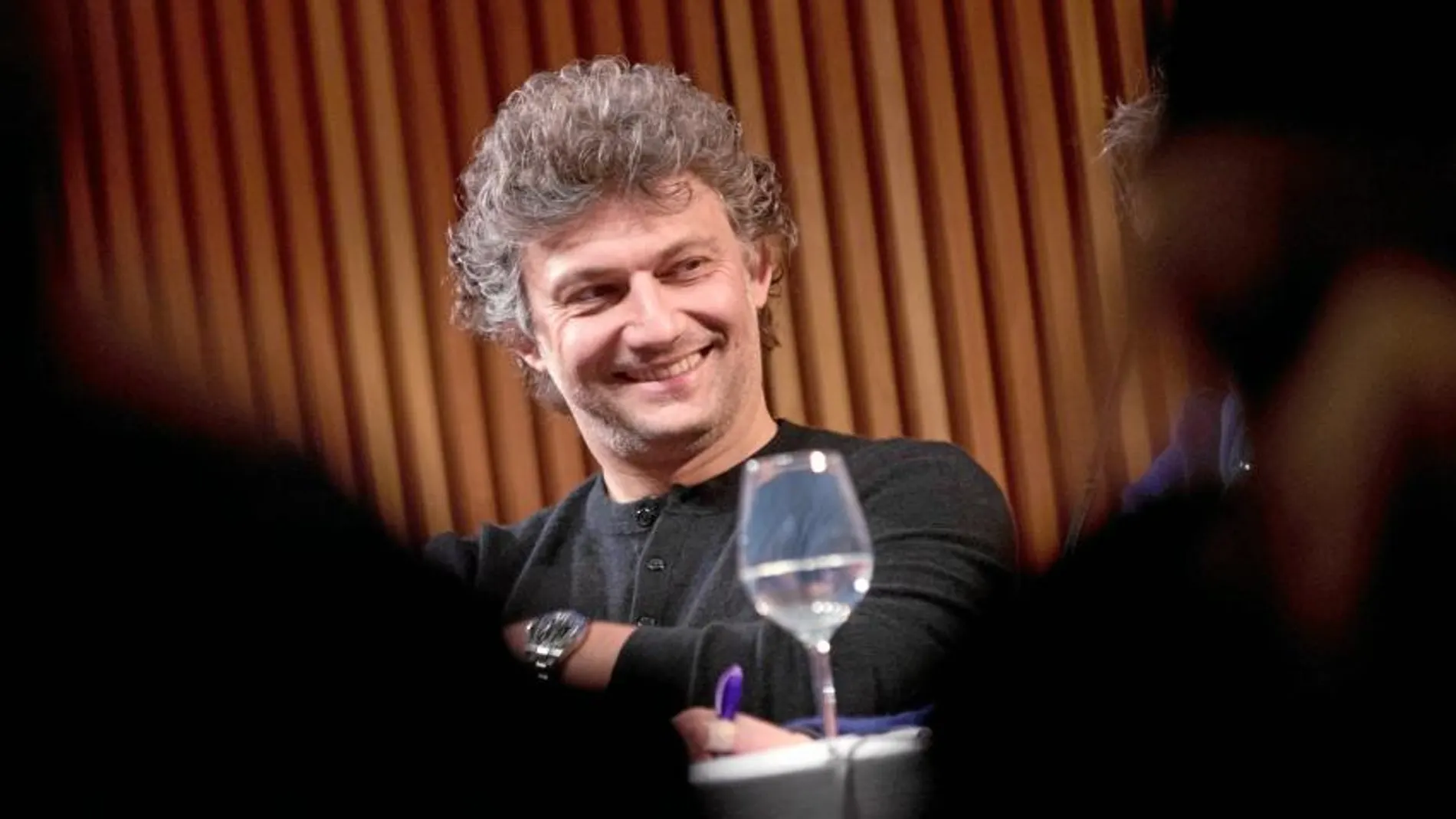El tenor asegura que no ha cantado en ópera escenificada en España porque su agencia creía que tenía que centrarse en los cinco o seis teatros principales y ni el Liceo ni el Real están dentro del selecto grupo