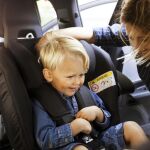 Las sillas de seguridad infantil a contramarcha ayudan a reducir en un 90% las lesiones en niños