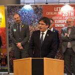 Carles Puigdemont asiste a una exposición sobre la lengua catalana / Twitter: @republicat_cat