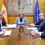 Pepe Álvarez (CC OO), Unai Sordo (UGT), Fátima Báñez, Juan Rosell (CEOE) y Antonio Garamendi (Cepyme)