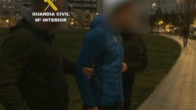Uno de los detenidos por agredir a los dos guardias civiles y sus parejas