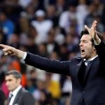 Solari da instrucciones en uno de los partidos ante el Barcelona
