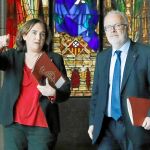 En la imagen, la alcaldesa de Barcelona, Ada Colau, y el secretario general de la conselleria de Interior, Brauli Duart, ayer.