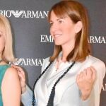 Vega luce una chaqueta neopreno de Emporio Armani