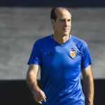 21/09/2016. El técnico vasco Salvador González "Voro"dirige en la mañana de hoy su primer entrenamiento como sustituto de Pako Ayestarán al frente del primer equipo del Valencia.