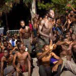 Inmigrantes tras fracasar en su intento de cruzar la frontera