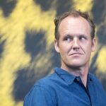 El director estadounidense Ben Russell posa durante el pase de la película "Good Luck"en la 70 edición del Festival de Cine de Locarno.