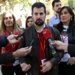 El líder del PSOE castellano y leonés, Luis Tudanca, junto a Virginia Barcones y Ana Sánchez a su llegada a la reunión del Consejo Territorial del Partido