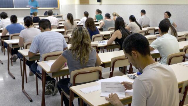 Opositores, durante pruebas realizadas en la comunidad autónoma
