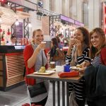 El Mercado de Sabores abrió ayer sus puertas en la galería de cristal del Palacio de Cibeles