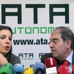 Lorenzo Amor, presidente nacional de la Asociación de Trabajadores Autónomos (ATA) y la presidenta regional, Soraya Mayo, presentan el balance del colectivo en 2017 y las previsiones de 2018