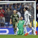 Gareth Bale celebra el primer gol del Real Madrid ante el Legia de Varsovia.