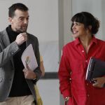 Antonio Maíllo y Teresa Rodríguez, en el Parlamento andaluz (Foto: Manuel Olmedo)