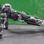 El robot, en pleno «ejercicio»