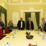 Jurado presidido por la presidenta de la Diputación, Ángeles Armisén, y con la presencia de Luis Alberto de Cuenca y Carlos Aganzo, entre otros
