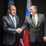 Sergei Lavrov y mike Pomeo, durante su encuentro en Helsinki/Efe