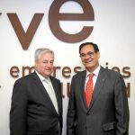 El responsable de los empresarios de Valladolid, Manuel Soler, junto al presidente de la UEMC, Eliécer Villar