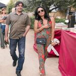 Puigdemont paseó ayer por Pals, en Gerona, junto a su esposa