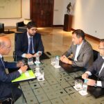 El presidente de la Región, Fernando López Miras, se reunió ayer con el presidente de la casa regional de Murcia en Barcelona