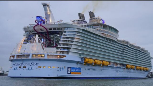 Un muerto y cuatro heridos por un accidente en el mayor crucero del mundo