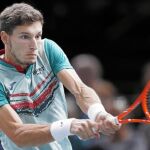 Pablo Carreño da un golpe de revés en el torneo de París-Bercy, en el que perdió en el estreno