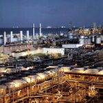 Refinería de petróleo en la costa este de Arabia Saudí cerca del Golgo Pérsico/Foto: Efe
