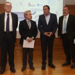 Los consejeros de Sanidad, Antonio María Sáez, y de Educación, Fernando Rey, participan en la mesa redonda ‘Aulas hospitalarias, nuevas perspectivas’, con motivo del 40 Aniversario del Hospital Clínico Universitario. Junto a ellos, el gerente del Hospital Clínico Universitario, Francisco Javier Vadillo; y el decano de la Facultad de Medicina, José María Fidel / Dos Santos