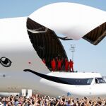 El Beluga XL despegó de la sede de Airbus en al ciudad francesa de Toulouse a las 10.30 hora local y aterrizó allí mismo casi cuatro horas y once minutos más tarde / Foto: Reuters