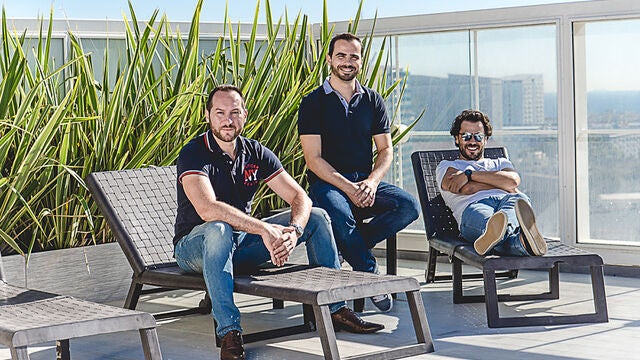 El CEO de Easy Payment Gateway, Alex Capurro, junto a Rubén Fernandez y Jose Manuel Peral