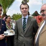 El secretario general de la Consejería de la Presidencia, José Manuel Herrero, y el presidente de Fescu, Luis García, en Barcelona / Jcyl
