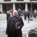 El embajador de Venezuela, Mario Isea Bohórquez, en 2016 a su llegada al Ministerio español de Asuntos Exteriore