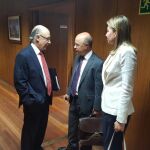 Cristóbal Montoro, ayer con el consejero de Hacienda, Andrés Carrillo y la directora de Presupuestos Europeos, Begoña Iniesta