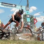 La etapa, como estaba previsto, resultó accidentada y ni el mismísimo Froome se libró de una caída en uno de los tramos de pavés. El keniano voló con su bicicleta