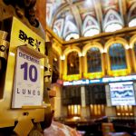 Paneles informativos de la Bolsa de Madrid/Efe