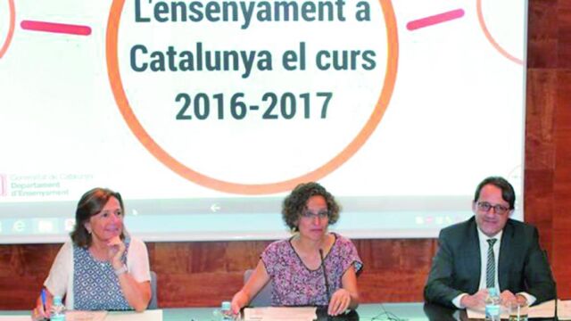La consellera de Ensenyament, Meritxell Ruiz, durante la presentación ante la prensa del nuevo curso escolar que comienza el 12 de septiembre.