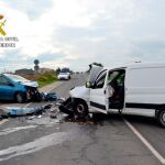 La Guardia Civil investiga al conductor de un vehículo que se dio a la fuga después de ocasionar un accidente con dos heridos