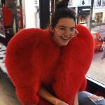 Kendall Jenner, última en sumarse a esta tendencia