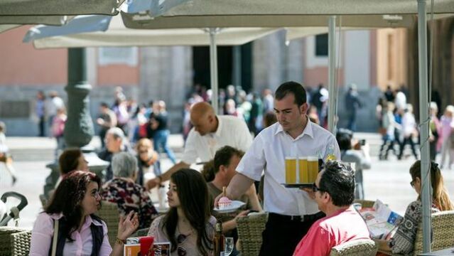La facturación del sector servicios en noviembre se aceleró hasta el 7,3 % con respecto al mismo mes de 2016, 2,1 puntos más que en octubre.