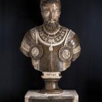 Busto de Carlos V en mármol de Carrara, realizado por los Leoni.