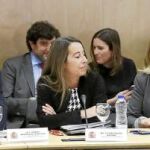 La vicepresidenta del Gobierno, Soraya Sáenz de Santamaría, y el ministro de Hacienda, Cristóbal Montoro, presiden la última reunión del año del Consejo de Política Fiscal y Financiera, ayer en la sede del Ministerio de Economía