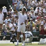 Djokovic celebra su victoria contra Pavlasek